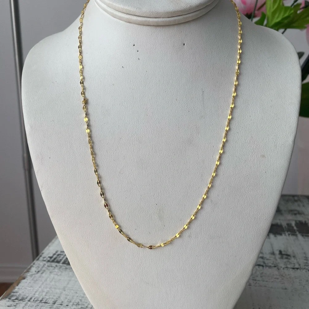 Elegant Gold Necklace - Picture 4 of 5
